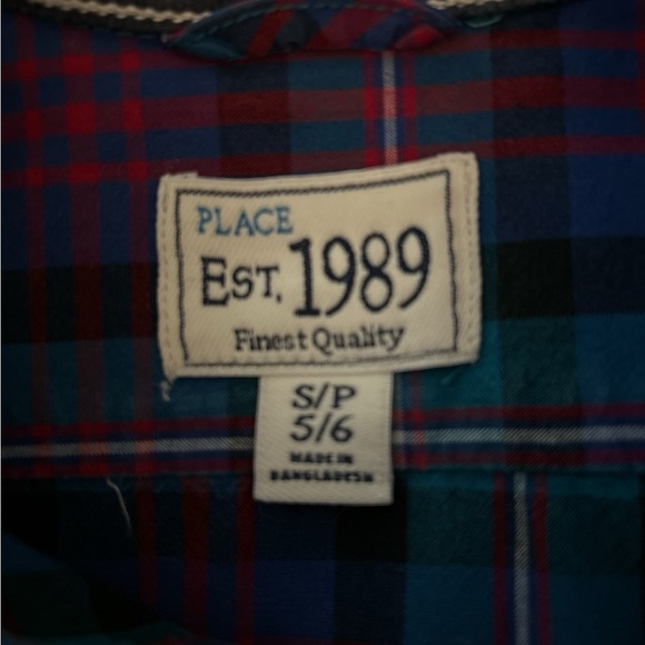 Bundle of 2 boys button down shirts. Lighter shirt is size 5. Darker one is 5/6 - Picture 5 of 5